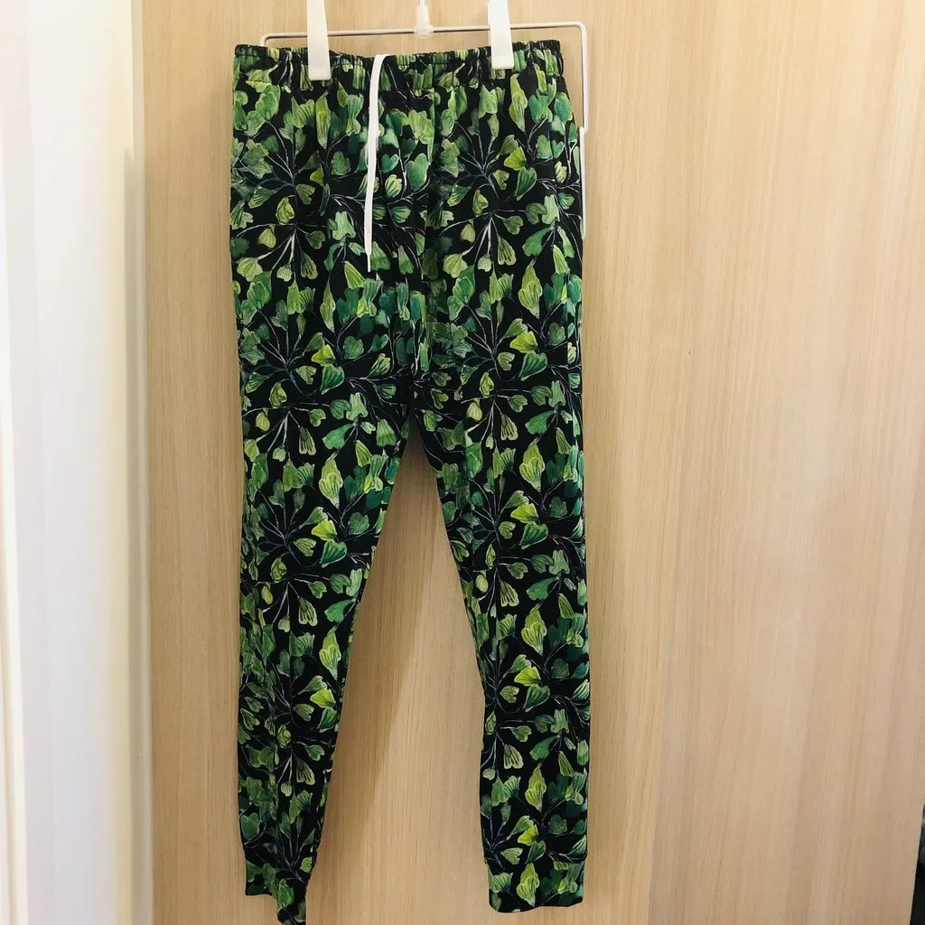 Black Maidenhair Green Men's Joggers, Best Designer Sweatpants with Pockets-Made in EU