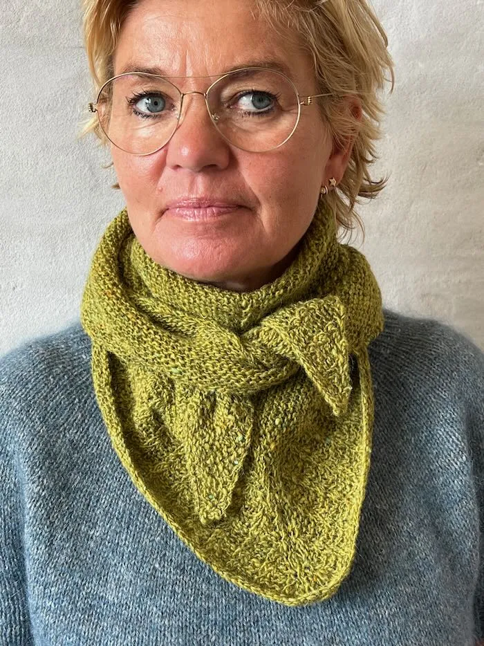 Ellie bandana scarf by Önling, knitting pattern