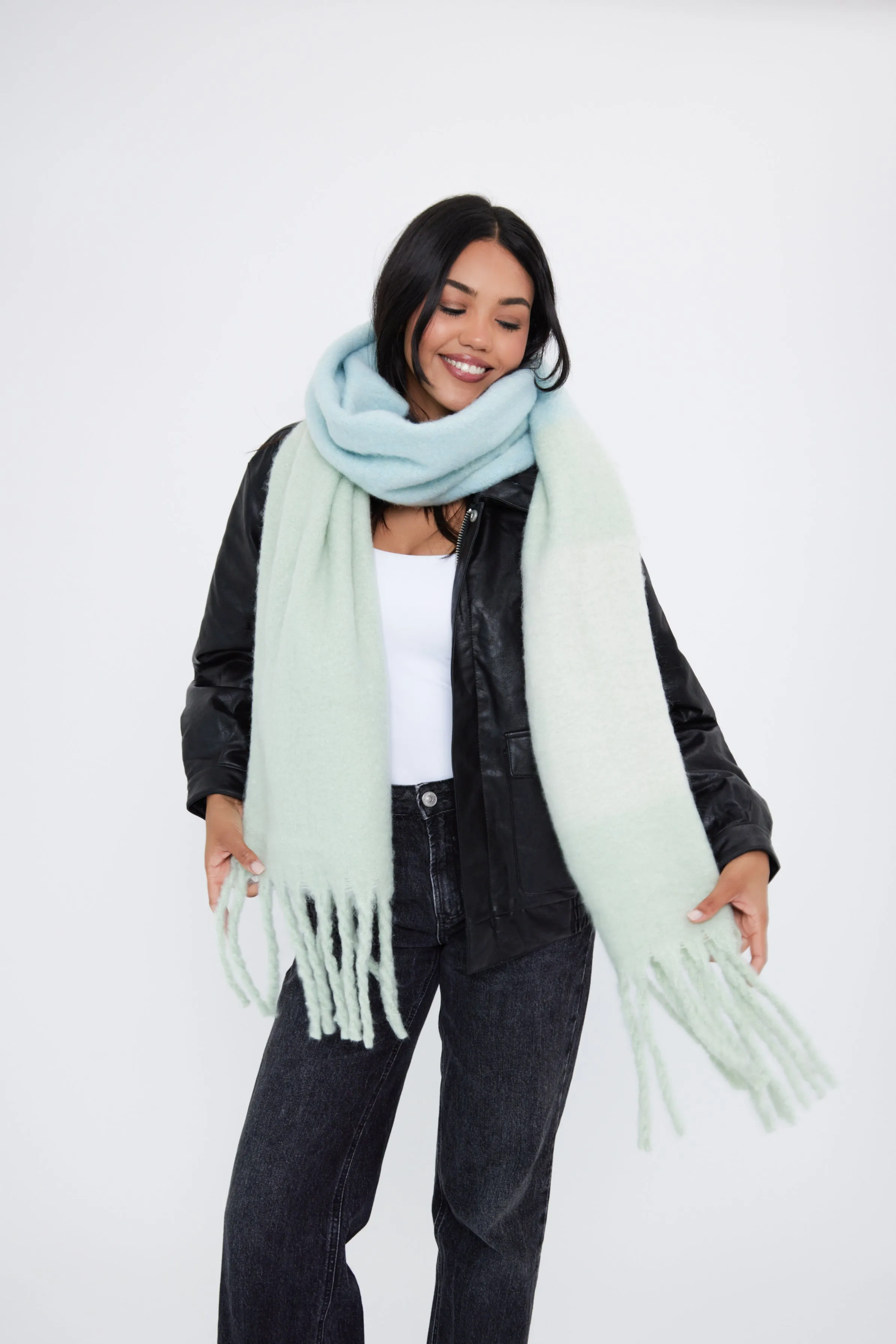 Oversized Chunky Blanket Stripe Scarf in Blue and Green