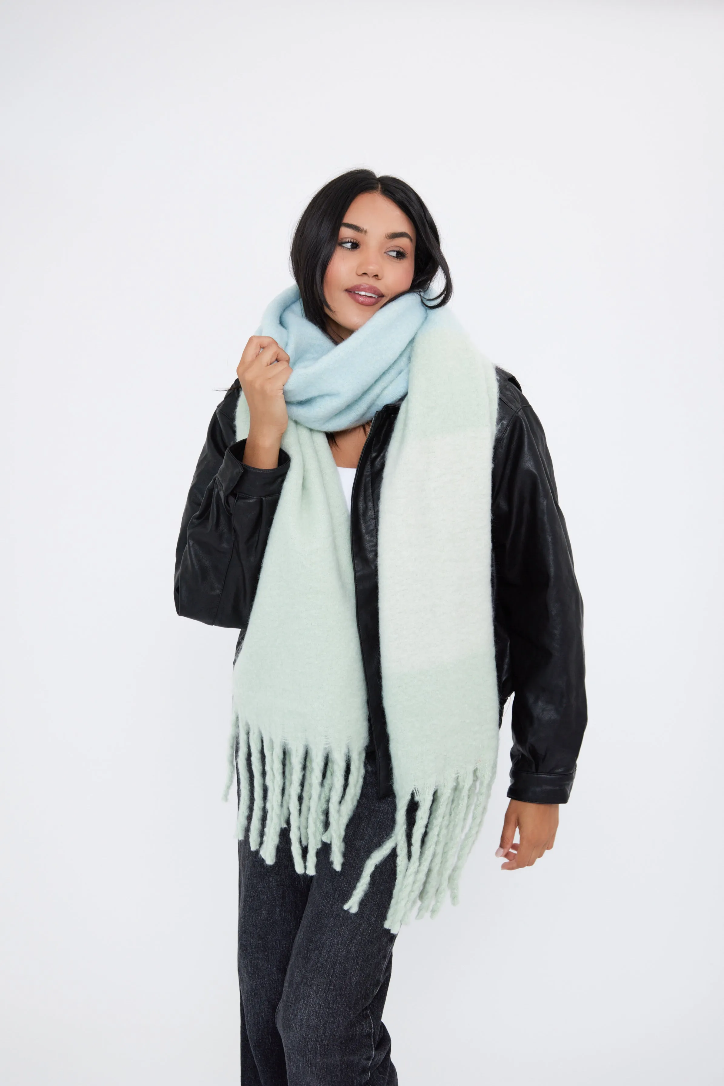 Oversized Chunky Blanket Stripe Scarf in Blue and Green